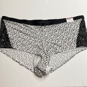 Black white no show boyshort with lace trim NWT Lane Bryant plus size panties